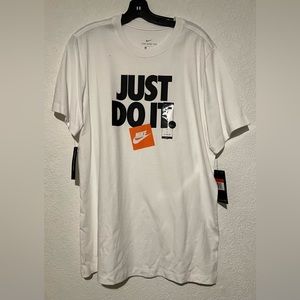 Men’s Nike Tee Size Large